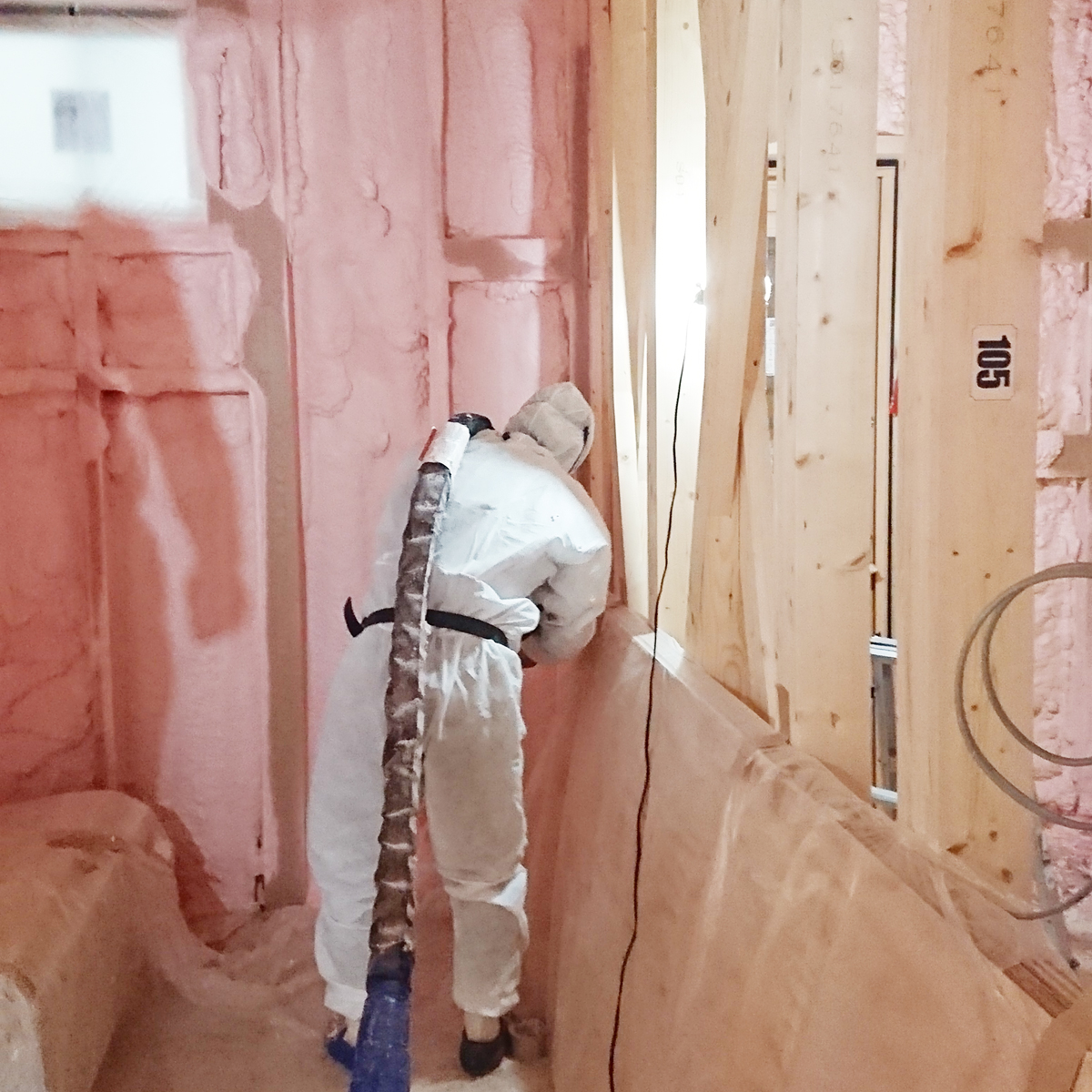 発泡ウレタン吹き込み作業①